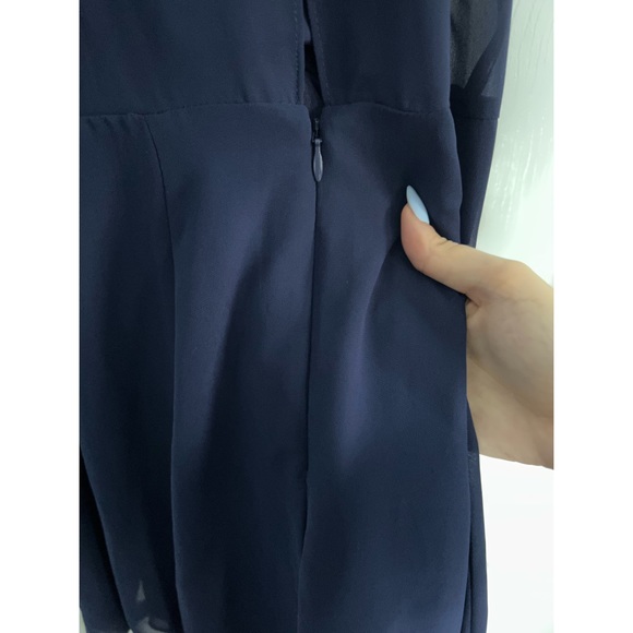 BCBG Generation dress. Only worn once. Perfect condition. All hardware intact - Picture 6 of 9